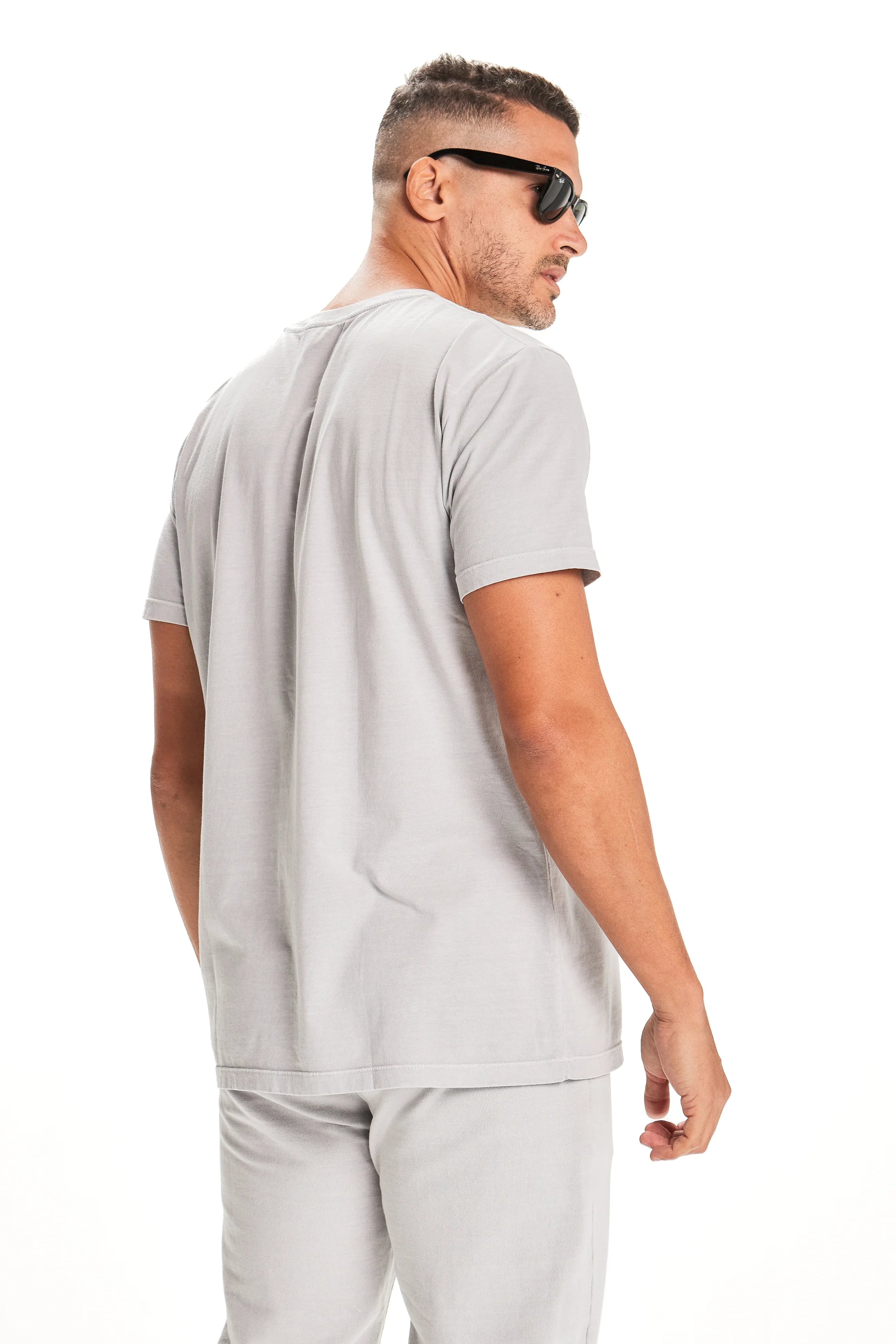 Camiseta Básica Masculina Cinza